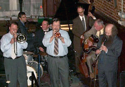 Holotradband on the bandstand